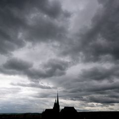 Mehrere Bistümer haben eine Untersuchung zu ritueller Gewalt durch Netzwerke in der katholischen Kirche vorgestellt. (Archivbild