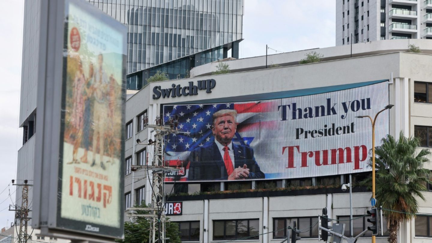 Dank an US-Präsident Trump auf einem Plakat in Tel Aviv