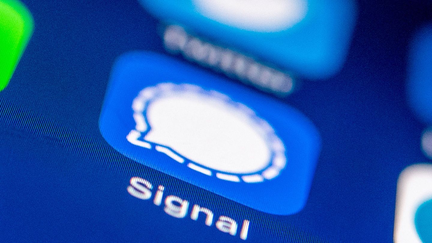 Signal hatte mit einem Rückzug aus Europa gedroht, wenn in der EU Chatkontrolle eingeführt wird. Foto: Zacharie Scheurer/dpa-tmn