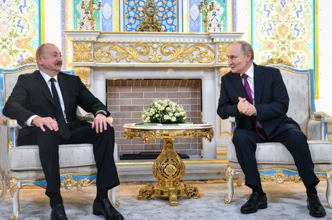 Der aserbaidschanische Präsident Ilham Aliyev hat Kremlchef Wladimir Putin öffentlich gedankt für die Aufklärung des Flugzeugabs