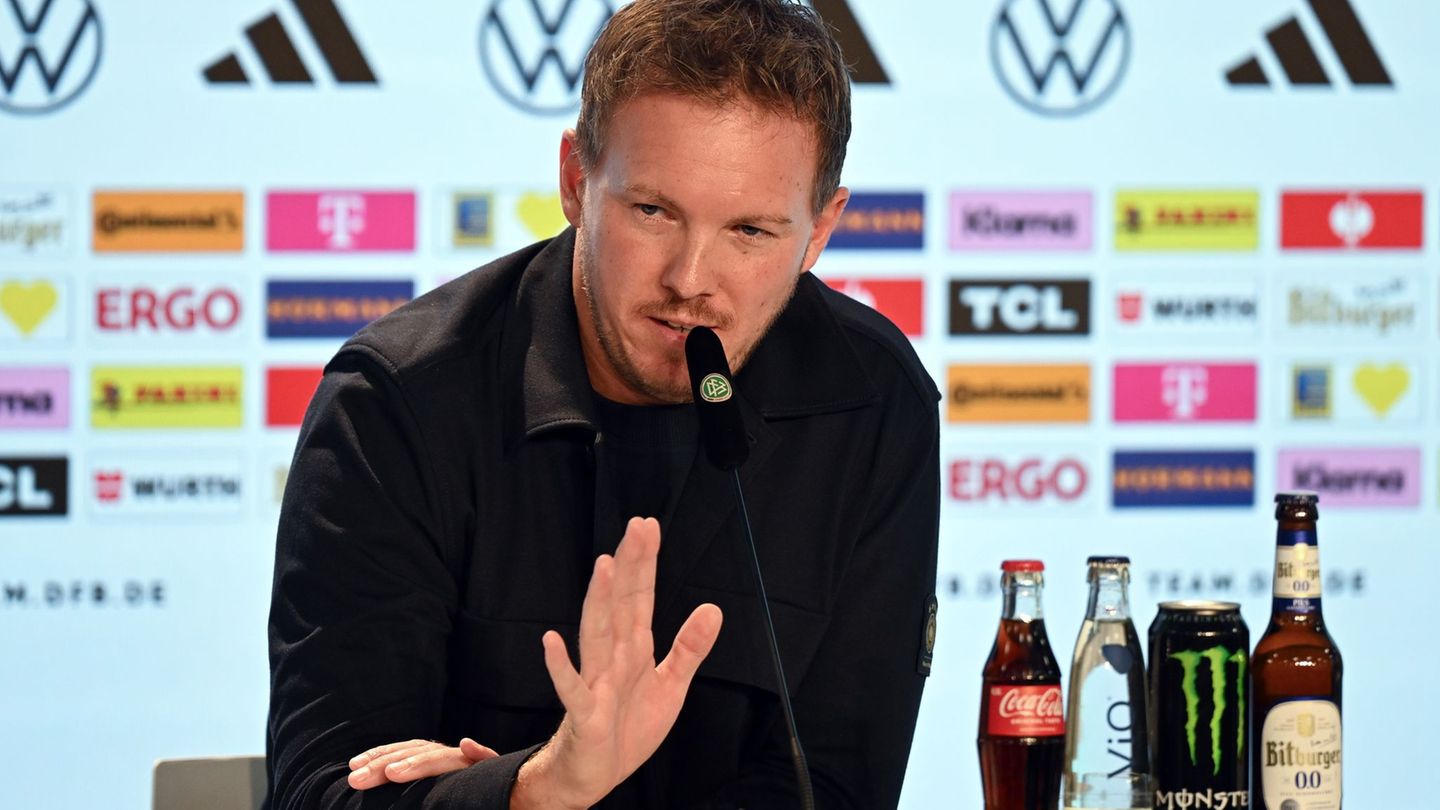 Julian Nagelsmann berichtet über seine Torwart-Pläne. Foto: Federico Gambarini/dpa