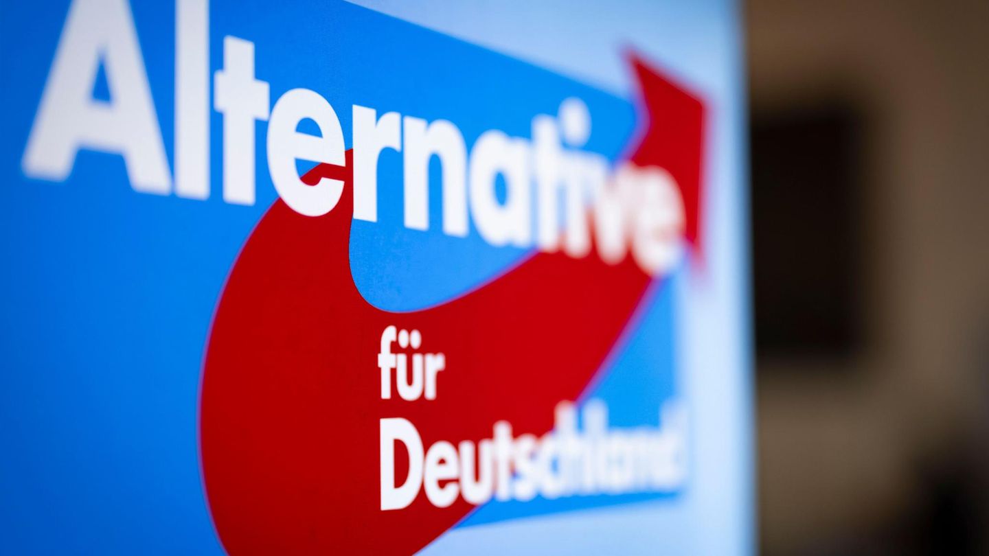 Die AfD-Fraktion im Bundestag enthielt sich bei der Abstimmung über die Aufhebung der Immunität zweier ihrer Abgeordneter