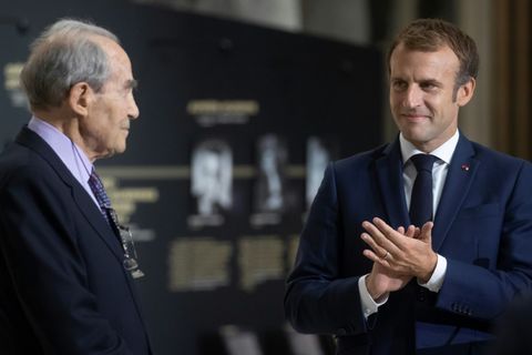 Robert Badinter (l.) und Emmanuel Macron