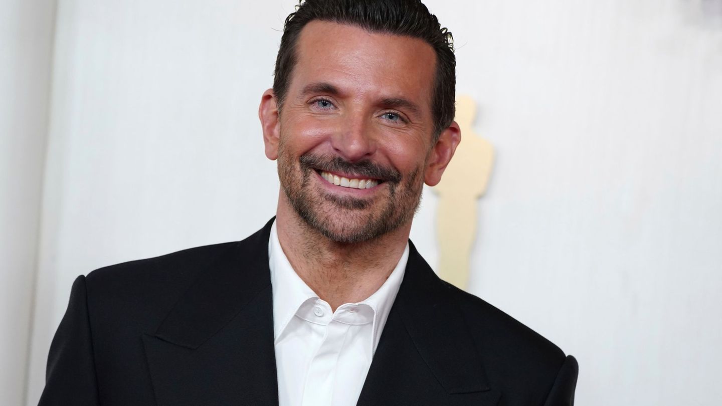 Bradley Cooper möchte gerne mit "Barbie"-Star Margot Robbie drehen. (Archivbild) Foto: Jordan Strauss/Invision via AP/dpa