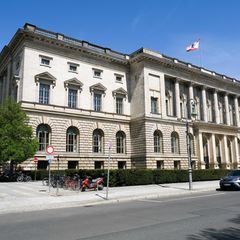 Im Berliner Abgeordnetenhaus treffen Schüler auf Zeitzeugen des Hamas-Massakers in Israel vor gut zwei Jahren. (Archiv) Foto: Je