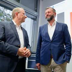 Eine Stichwahl zwischen Klaus Blettner (CDU/FWG), links, und Jens Peter Gotter (SPD) entscheidet über den nächsten Oberbürgermei