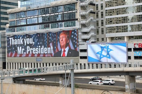 Plakat in Tel Aviv mit Aufschrift "Danke, Herr Präsident"