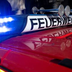 Die Feuerwehr ist vor Ort. (Symbolbild) Foto: Sven Hoppe/dpa