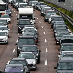 Besonders auf der A9 könnte die Geduld von Autofahrern in den Herbstferien herausgefordert werden. (Symbolfoto) Foto: Heiko Rebs