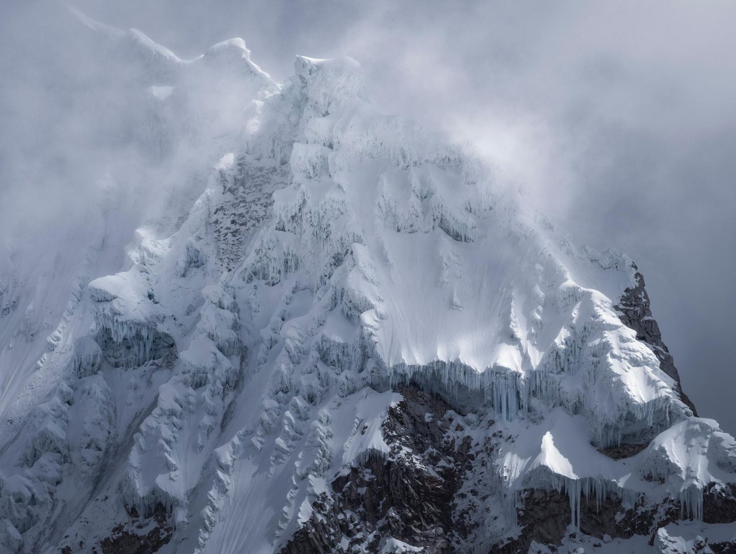 Fotowettbewerb: Die Eisgipfel Perus Fotowettbewerb: Schneeverschneite Berge Perus