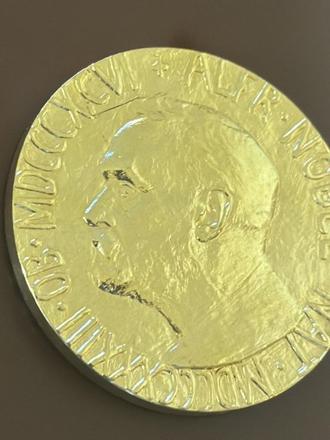 Friedensnobelpreis: Duplikat einer Nobelmedaille
