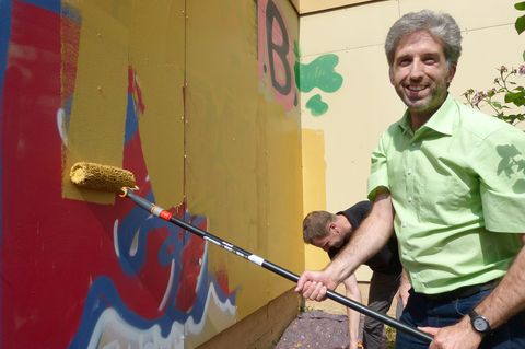 Tübingens Oberbürgermeister Palmer will die Stadt von illegalen Graffiti befreien. (Archivbild) Foto: Kathrin Löffler/dpa
