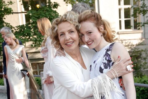 Michaela May (l.) und Filmtochter Wanda Perdelwitz 2018 bei der Verleihung des Blauen Panther in München.