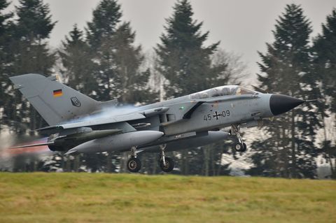 Deutschland hat für die Übung unter anderem drei Tornados angemeldet. (Archivbild) Foto: picture alliance / Harald Tittel/dpa