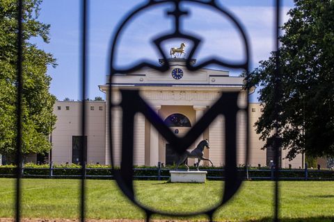 Landwirtschaftsminister Till Backhaus hat Darstellungen zurückgewiesen, das Landgestüt Redefin privatisieren zu wollen. (Illustr