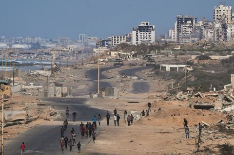 Im Gaza-Krieg sollen nun die Waffen schweigen. Foto: Abdel Kareem Hana/AP/dpa