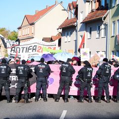 Bereits in der Vergangenheit gab es Protest gegen einen Parteitag der Berliner AfD im brandenburgischen Jüterbog. (Archivbild) F