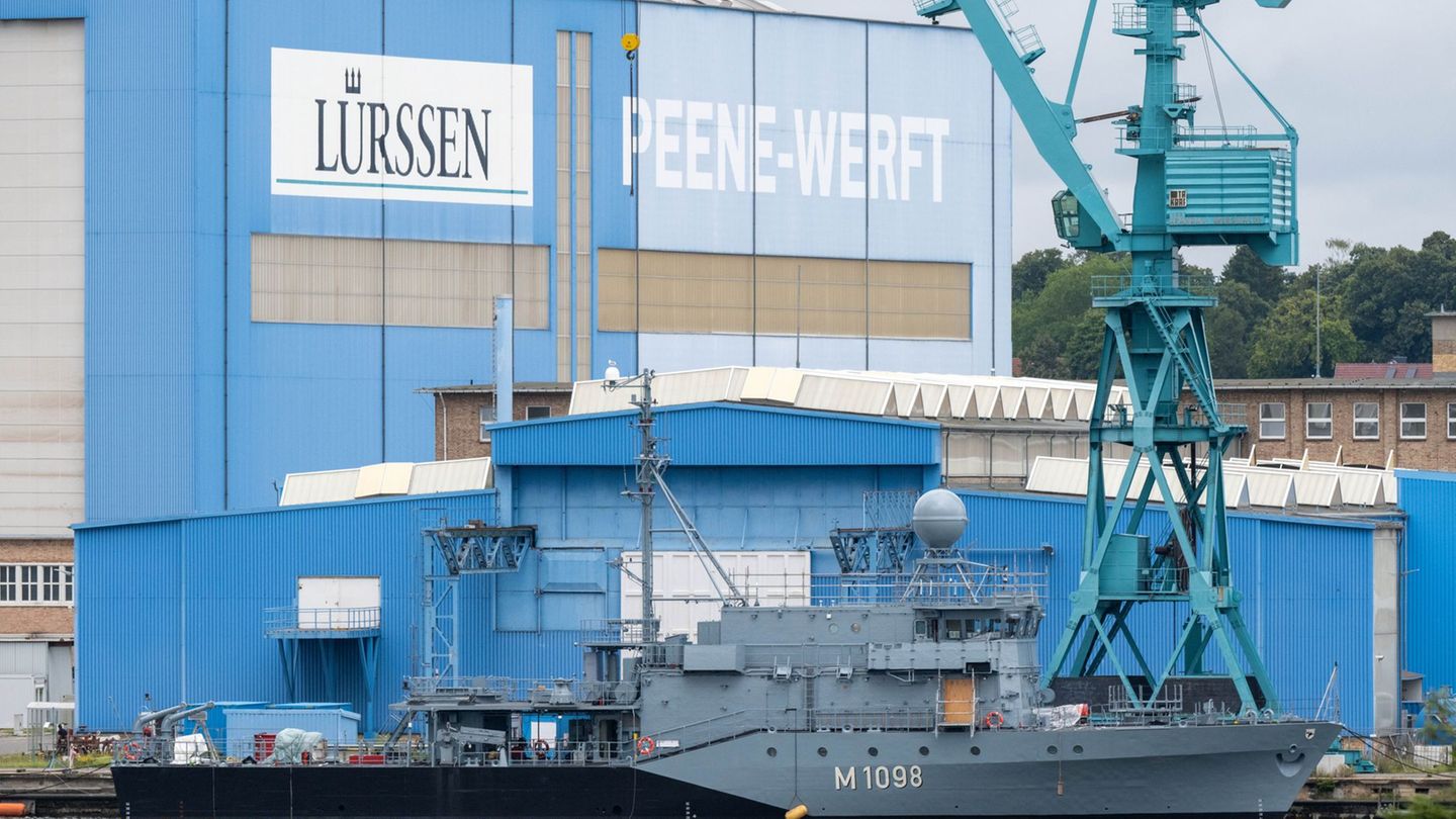 Die IG Metall hat Betriebsräte von 25 Werften befragt, die sowohl den militärischen als auch den zivilen Schiffbau repräsentiere