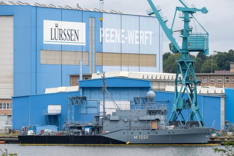 Die IG Metall hat Betriebsräte von 25 Werften befragt, die sowohl den militärischen als auch den zivilen Schiffbau repräsentiere