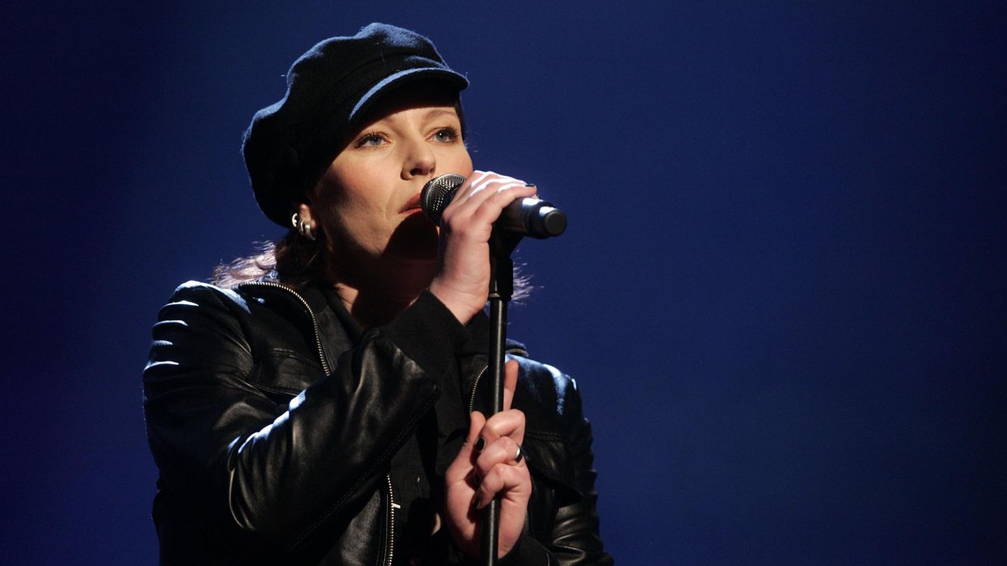 AnNa R.s posthumes Album: Die Sängerin AnNa R. vom deutschen Popduo "Rosenstolz", aufgenommen während der Generalprobe zur 14. Jose Carreras Gala am Donnerstag (18.12.2008) in der Neuen Messe Leipzig. Die Sängerin AnNa R. vom deutschen Popduo "Rosenstolz", aufgenommen während der Generalprobe zur 14. Jose Carreras Gala am Donnerstag (18.12.2008) in der Neuen Messe Leipzig.
