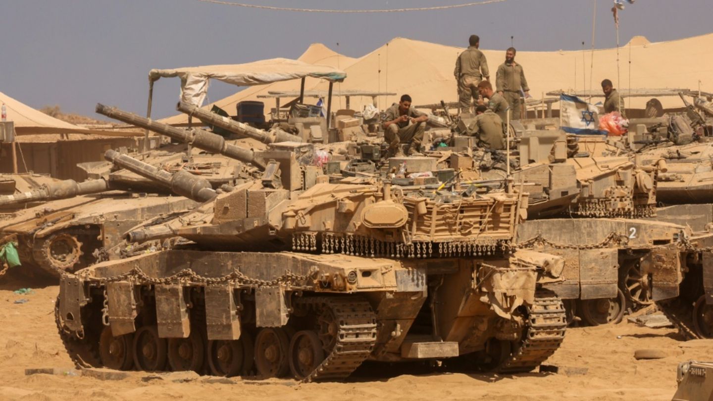 Israelische Panzer nahe dem Gazastreifen