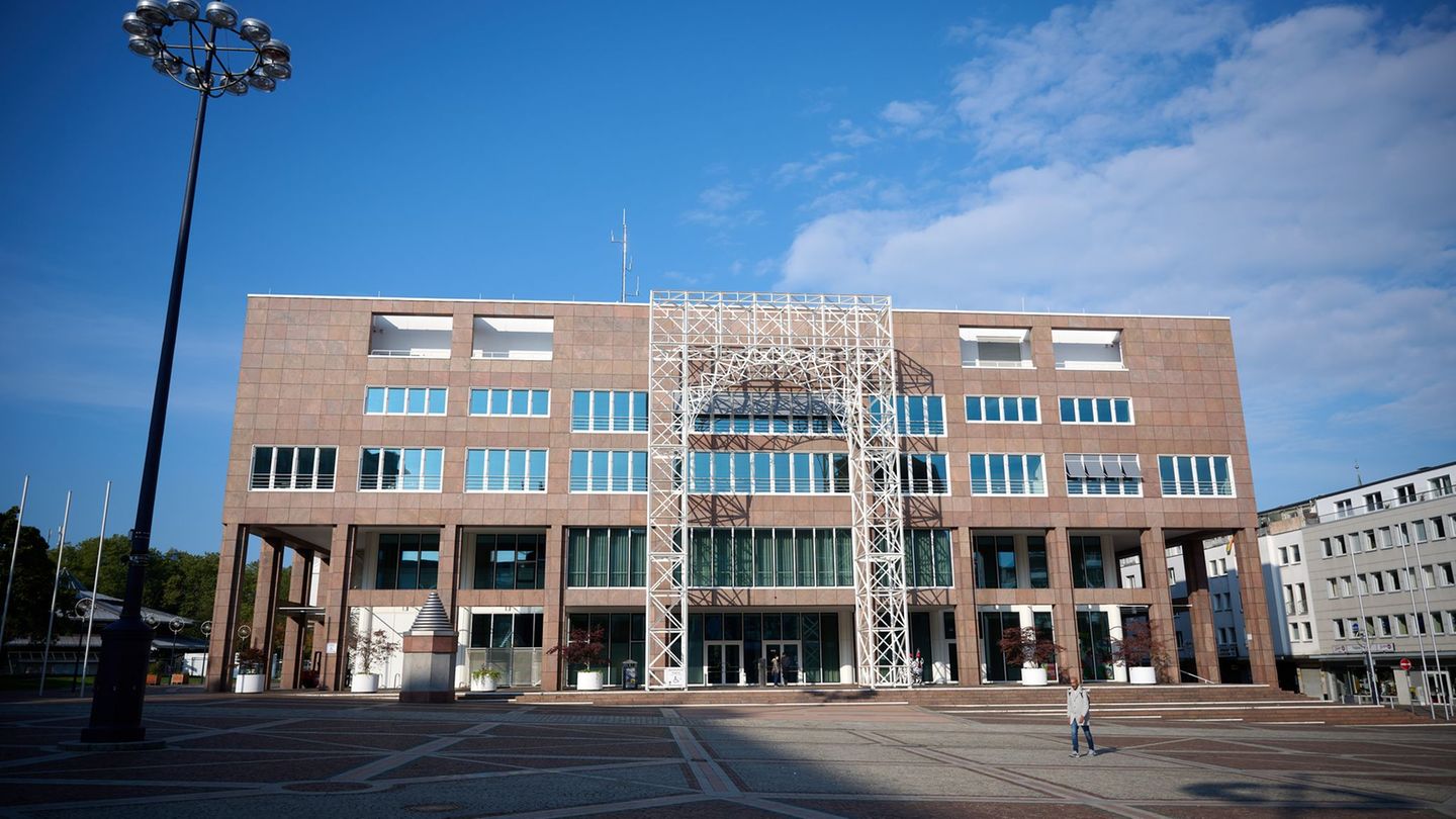 Im Dortmunder Rathaus tagt regelmäßig der Rat der Stadt. Zu einer Entscheidung der Ratsmitglieder gibt es Streit mit der Kommuna
