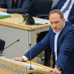 Der verkehrspolitische Sprecher der SPD im Landtag, Falko Grube, kritisiert die Bahn scharf für ihr Krisenmanagement (Archivbild