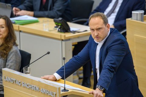 Der verkehrspolitische Sprecher der SPD im Landtag, Falko Grube, kritisiert die Bahn scharf für ihr Krisenmanagement (Archivbild