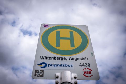 In einigen Regionen sollen weniger Busse eingesetzt werden. (Symbolbild) Foto: Soeren Stache/dpa