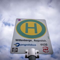 In einigen Regionen sollen weniger Busse eingesetzt werden. (Symbolbild) Foto: Soeren Stache/dpa