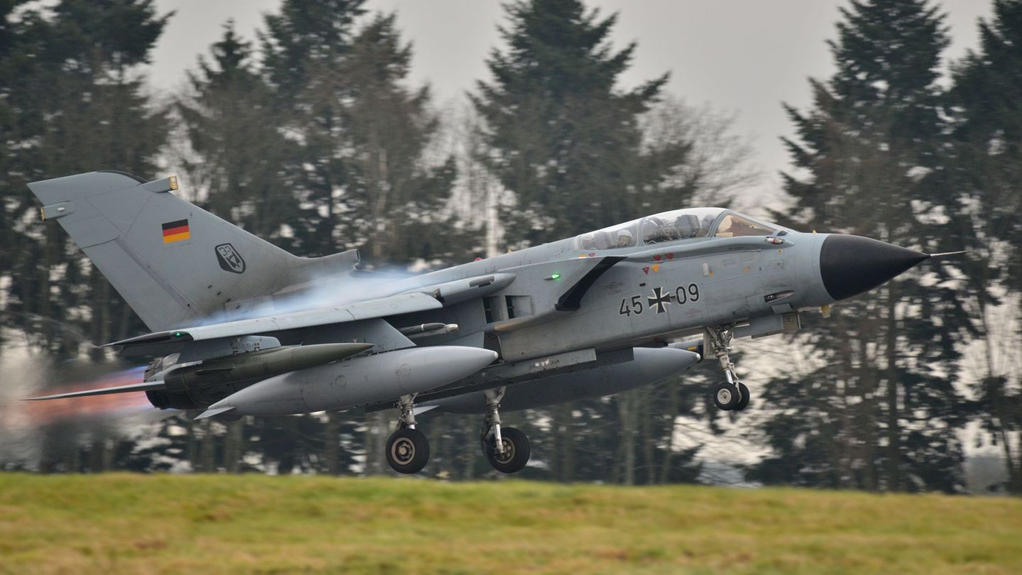 Deutschland hat für die Übung unter anderem drei Tornados angemeldet. (Archivbild) Foto: picture alliance / Harald Tittel/dpa