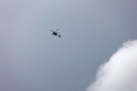 Die Hubschrauber-Crew blieb unverletzt. (Symbolbild) Foto: Matthias Bein/dpa