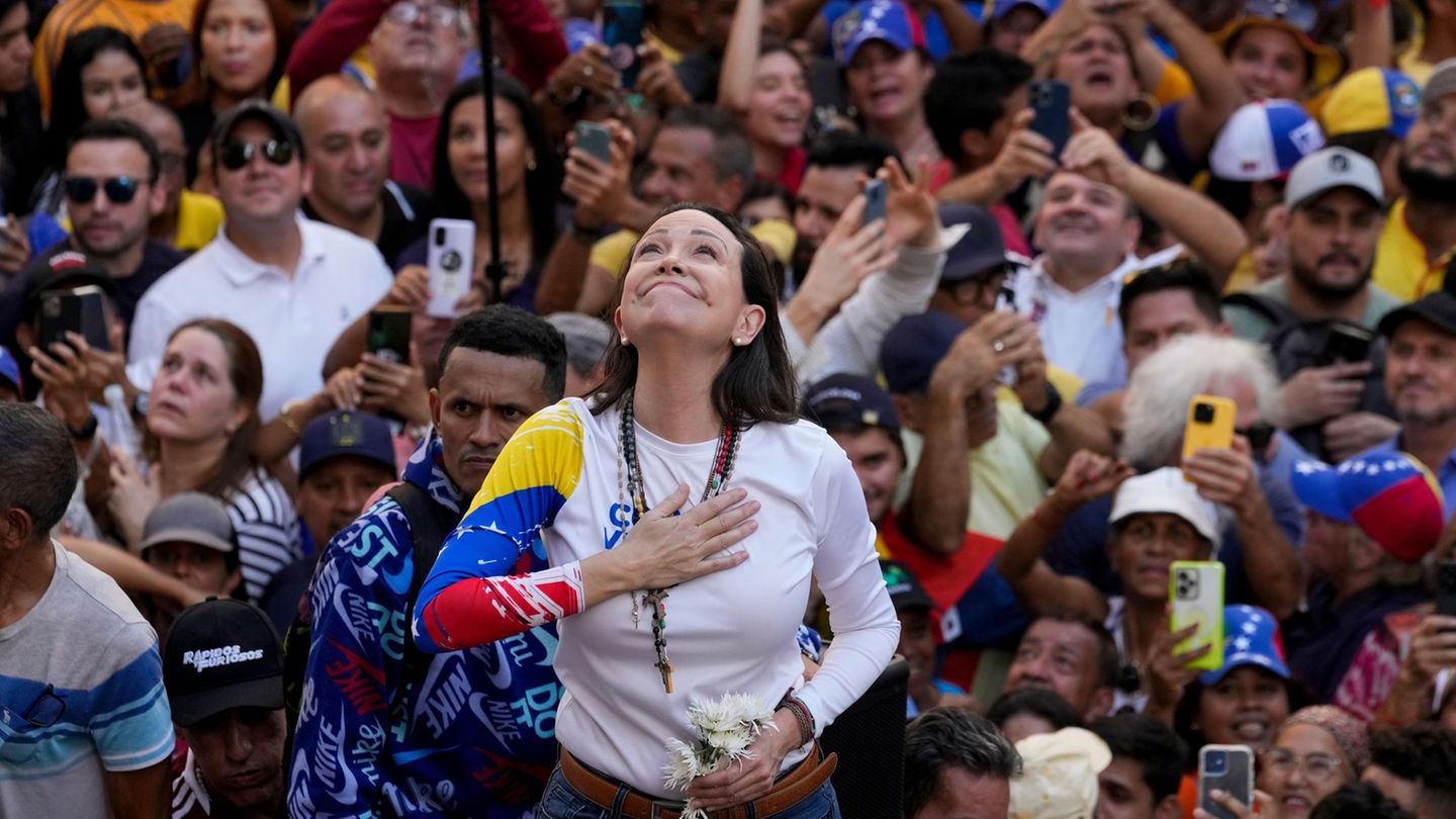 Machado muss sich seit langem verstecken Foto: Ariana Cubillos/AP/dpa