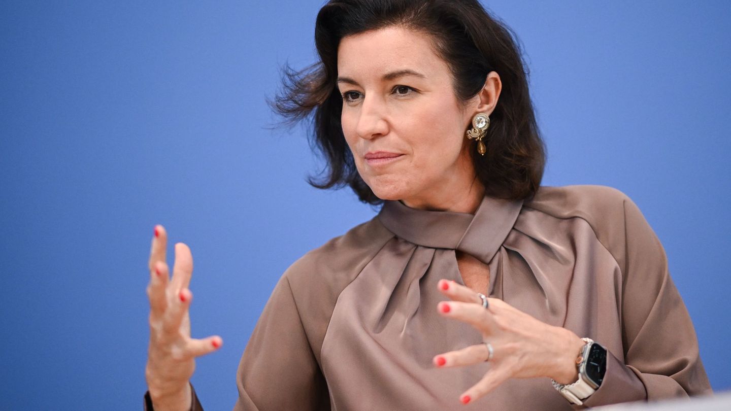 Bundesforschungsministerin Dorothee Bär (CSU) nennt Gründe, warum aus der Deutschen Agentur für Transfer und Innovation (DATI) i