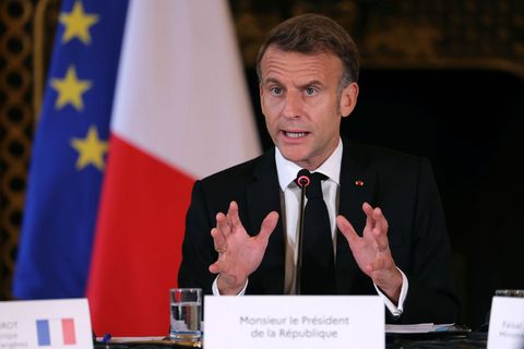 Macron berät mit den Parteispitzen über einen Ausweg aus der Regierungskrise (Archivbild). Foto: POOL/Pool AFP/AP/dpa