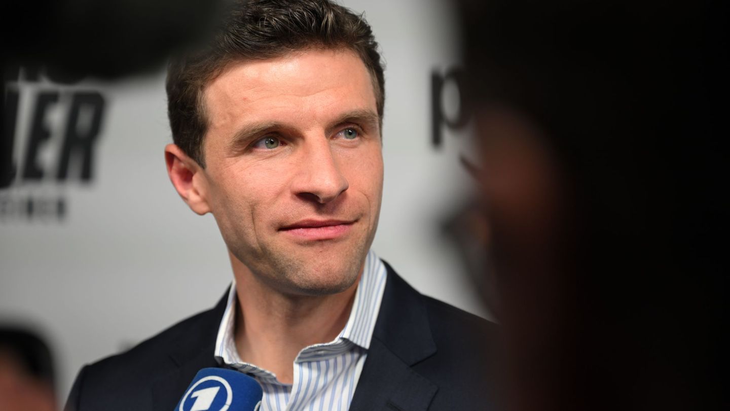 Thomas Müller wird bei der Fußball-WM 2026 als Experte arbeiten. (Archivbild) Foto: Felix Hörhager/dpa