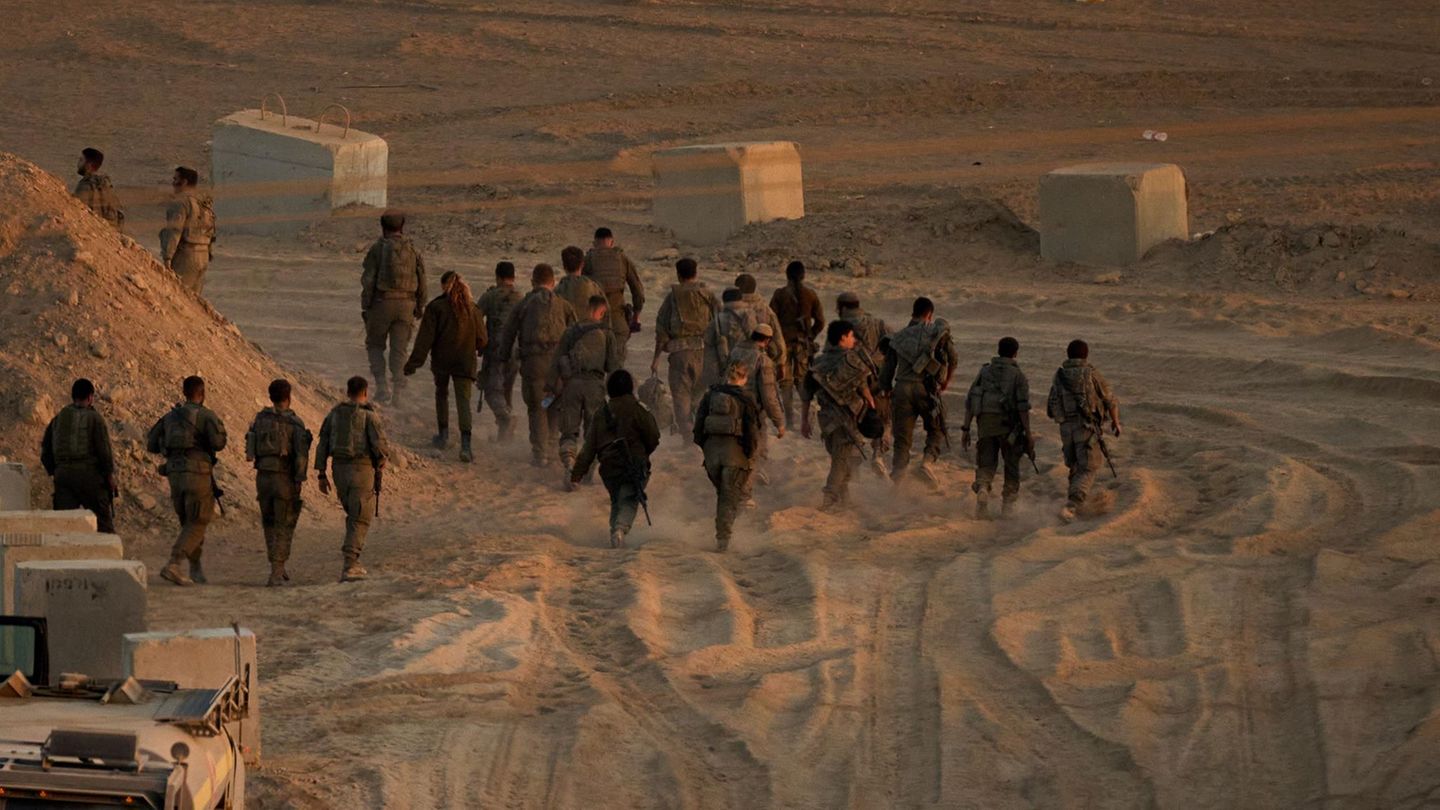 Israelische Soldaten nahe der Grenze zwischen Israel und Gaza