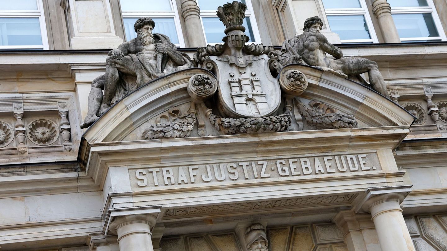 Im Hamburger Strafjustizgebäude beginnt am Mittwoch nach einem tödlichen Messerangriff im Hamburger Stadtpark der Prozess gegen