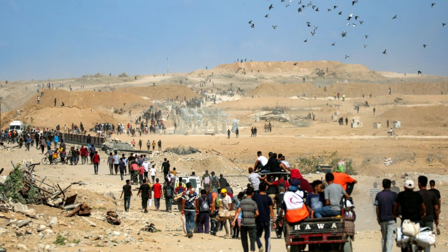 Kolonnen auf dem Weg in den Norden des Gazastreifens