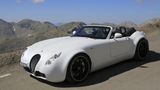 Ein weißer Wiesmann MF3