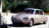 eine historische Aufnahme eines Citroën DS