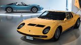 Zwei Lamborghini Miura ein Coupe und ein seltenes Cabrio