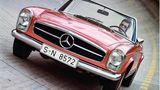 Mercedes-Benz SL 280 Pagode auf der Teststrecke