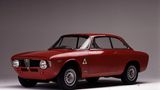 Alfa Romeo Giulietta GTA  Nein, GTA steht nicht für "Grand Theft Auto" nach dem gleichnamigen Computerspiel, sondern für Giulia Sprint Alleggerita – den leichtgewichtigen Sportwagen von Alfa Romeo. 1965 vorgestellt, begeisterte das gedrungene Coupé durch seine klare Linienführung. Die Straßenvariante hatte lediglich 115 PS, die aber auch nur 820 Kilogramm bewegen mussten. Bei 185 km/h war Schluss, doch der röhrende Sound des Aluminium-Vierzylinders mit Doppelzündung und zwei obenliegenden Nockenwellen lässt Autofans noch heute schwärmen. Auf den Tourenwagen-Rennstrecken wischte der getunte GTA "Corsa" mit der Konkurrenz viele Jahre den Boden auf. Der GTA ging aus dem berühmten Alfa Romeo Bertone hervor, einer Stilikone, die den Alfa-Romeo-Mythos gründete