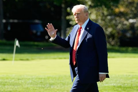 Trump kündigt zusätzliche Zölle für China in Höhe von 100 Prozent an. Foto: Alex Brandon/AP/dpa