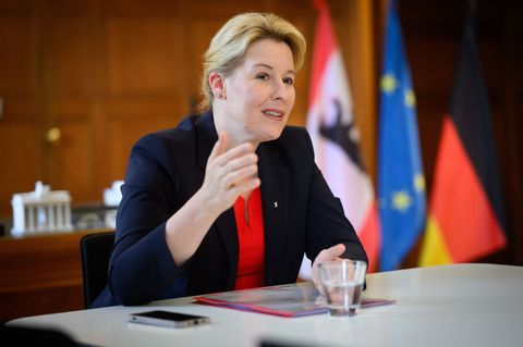 Wirtschaftssenatorin Giffey will kommende Woche in Polen für den Investitionsstandort Berlin werben. (Archivbild) Foto: Bernd vo