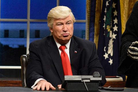 Politische Comedy war immer Teil von "Saturday Night Live". Niemand war häufiger zu Gast als Alec Baldwin – hier als Donald Trum