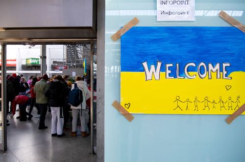 In Thüringen sind im September wieder mehr Menschen aus der Ukraine angekommen. (Symbolbild) Foto: Sven Hoppe/dpa