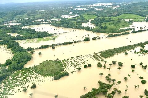 Ganze Landstriche in mehreren mexikanischen Bundesstaaten stehen unter Wasser. Foto: ---/Proteccion Civil Veracruz/dpa