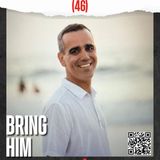 Der heute 48 Jahre alte Omri Miran aus dem Grenzort Nahal Oz wurde Berichten zufolge vor den Augen seiner Kinder verschleppt. Neben seiner Frau hofften seitdem auch seine beiden kleinen Töchter laut der Familie "von ganzem Herzen darauf", ihren Vater wieder in die Arme schließen zu können